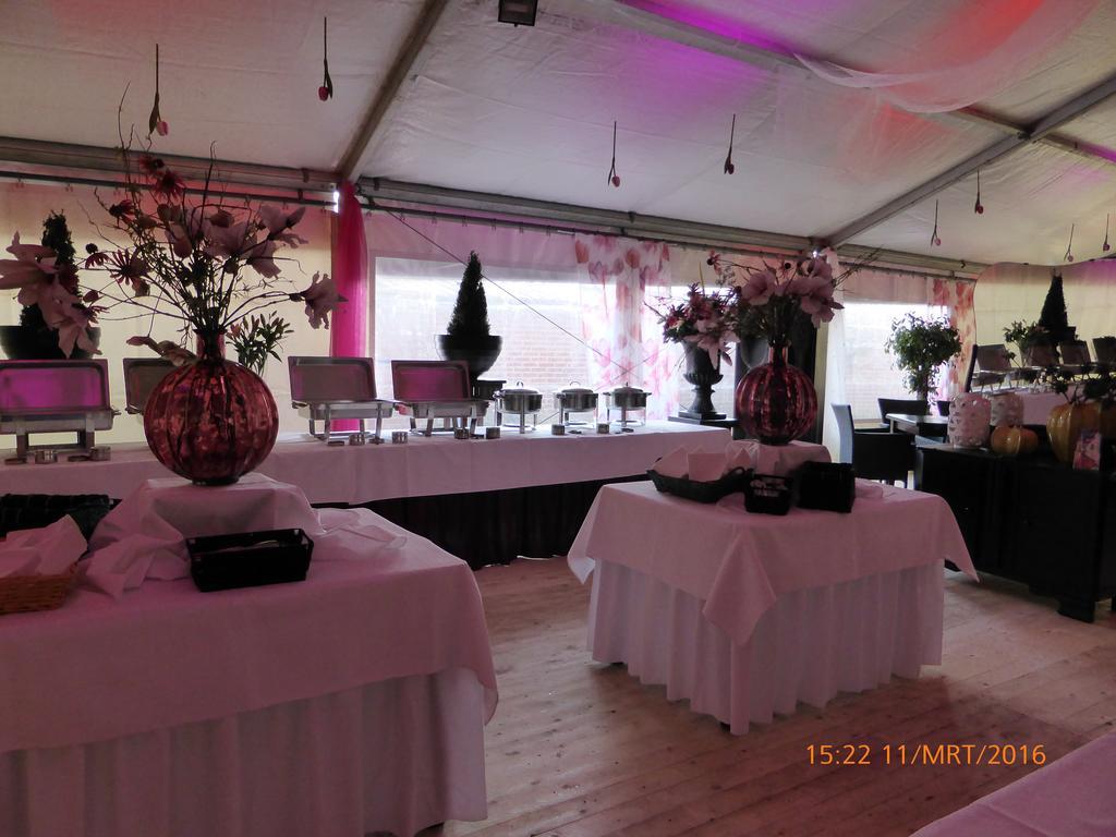 Hotel Restaurant Cafe Houben Nunhem Bagian luar foto